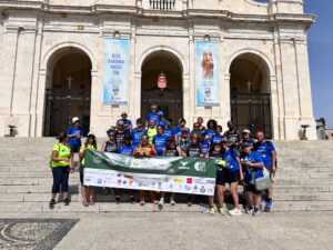 Da Olbia a Cagliari, in bicicletta e a piedi lungo il Cammino di Bonaria: la sesta edizione della Staffetta dell’Inclusione ha attraversato la Sardegna unendo persone con e senza disabilità, associazioni e comunità locali. Un viaggio nel quale ogni traguardo è diventato una possibilità condivisa.