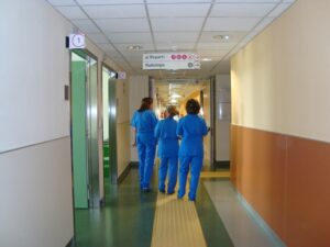 Assistente infermiere, in Campania la formazione è ancora bloccata: le scuole chiedono una svolta alla Regione